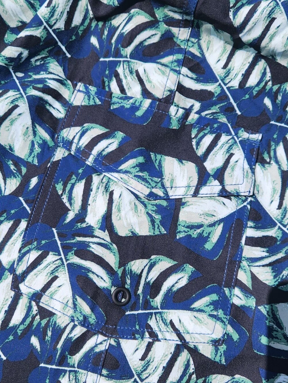 GOODTHREADS Men's Navy Leaf-Print Swim Trunks - Picture 4 of 5